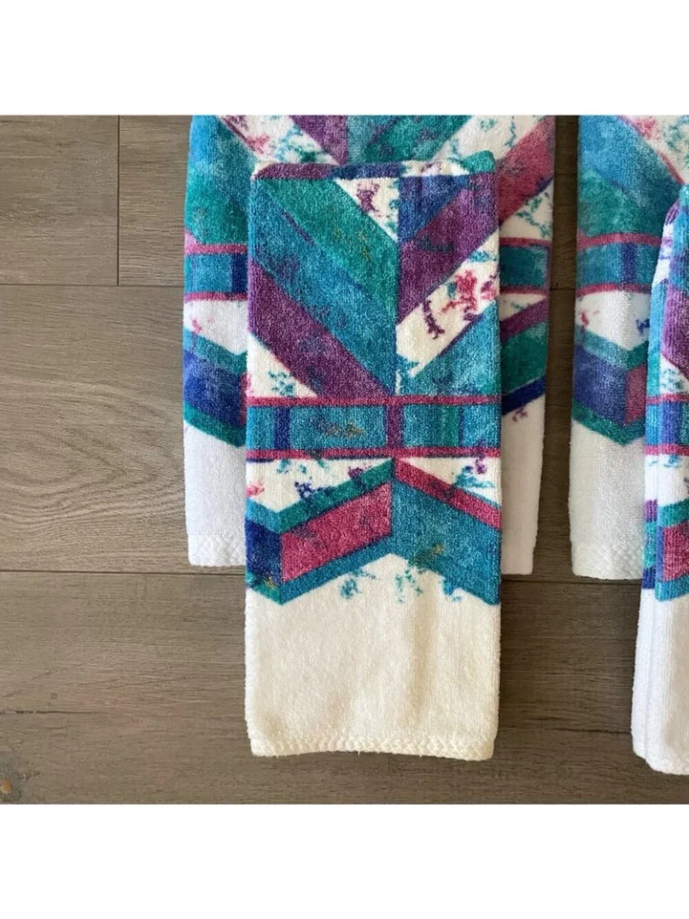 Vintage 80s Geometric Design Bathroom Towels Teal Pink White